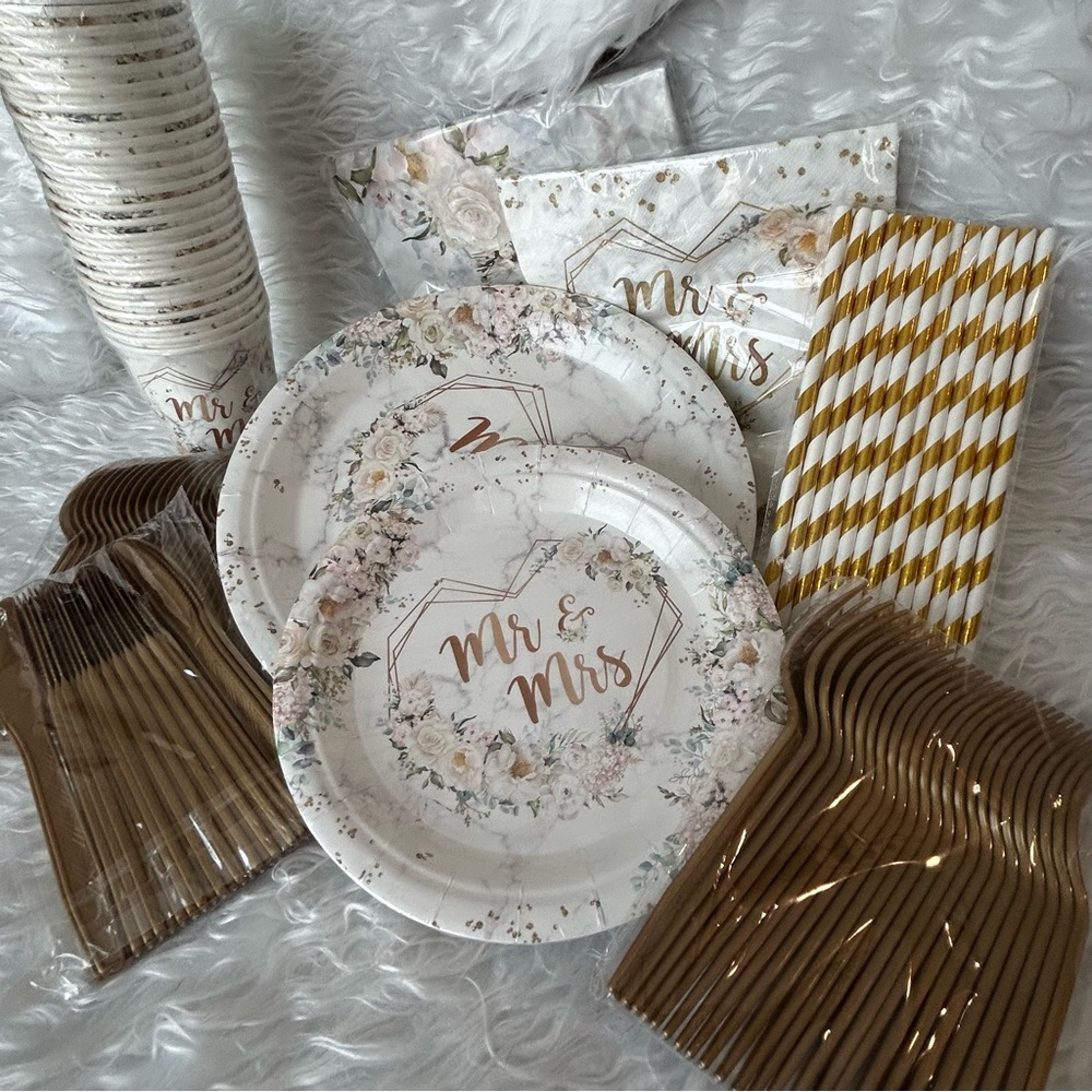 New Anniversary/Wedding Party Supply Set 24 Servings Plates Cutlery Disposable - Picture 3 of 9